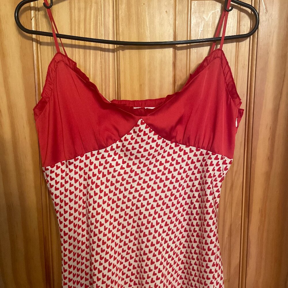 Simply Retro Kimberly Romantic Sweetheart V-Neck Suspender Dress